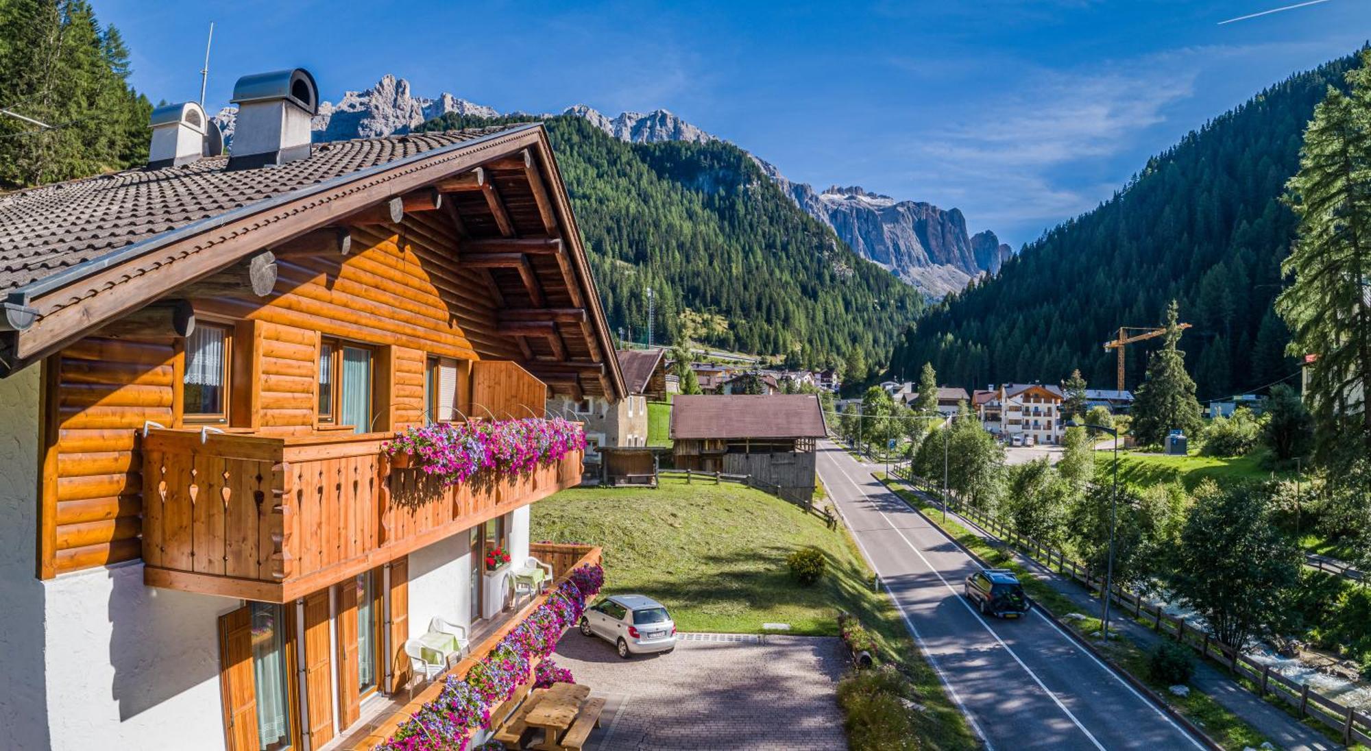 Garni La Grambla Otel Selva di Val Gardena Dış mekan fotoğraf